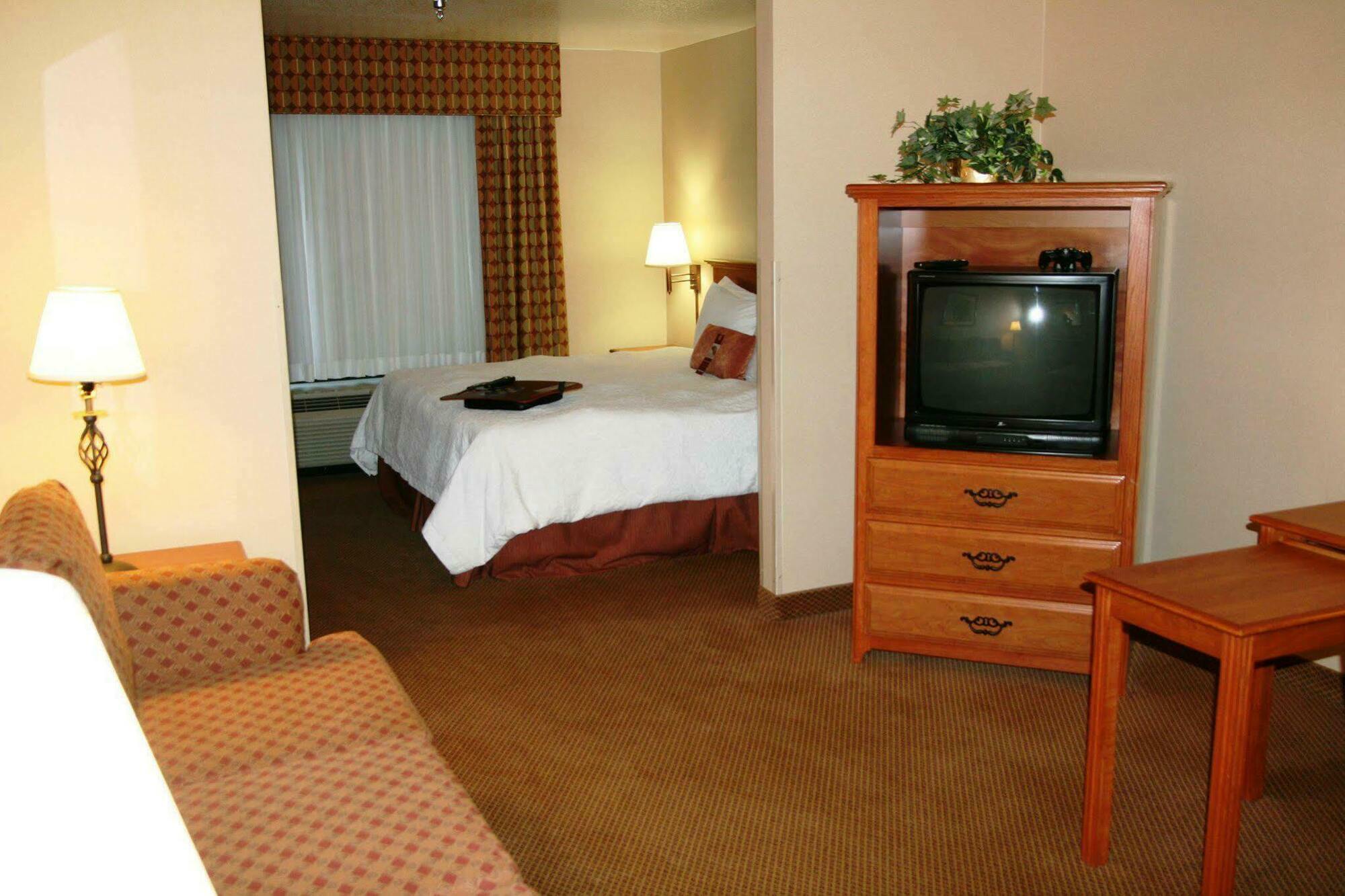 ホテル ハンプトン イン アンド スイーツ ラスベガス ヘンダーソン 部屋 写真